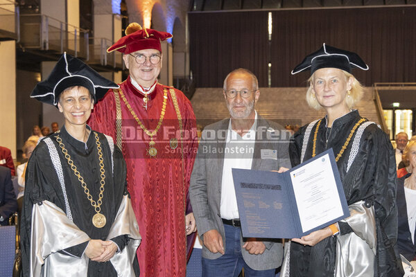 DieFotografen_240.jpg DieFotografen_240.jpg