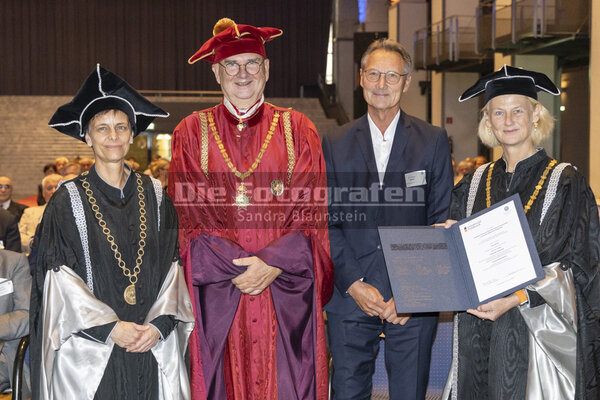 DieFotografen_250.jpg DieFotografen_250.jpg