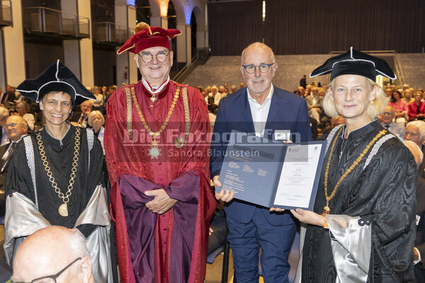 DieFotografen_261.jpg DieFotografen_261.jpg