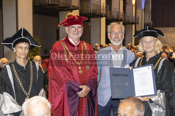 DieFotografen_270.jpg DieFotografen_270.jpg