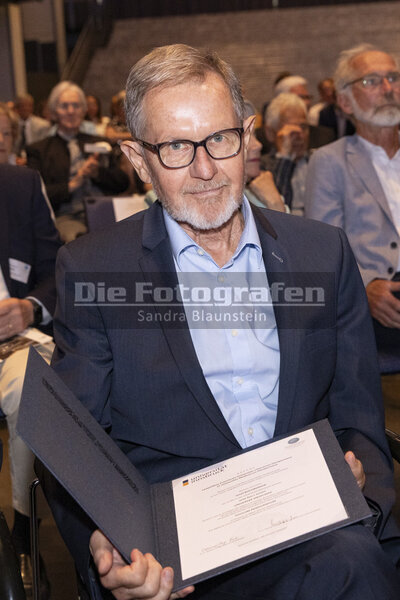 DieFotografen_325.jpg DieFotografen_325.jpg