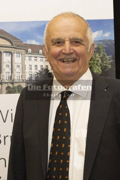 DieFotografen099.jpg DieFotografen099.jpg