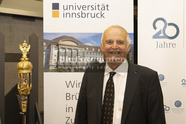DieFotografen100.jpg DieFotografen100.jpg