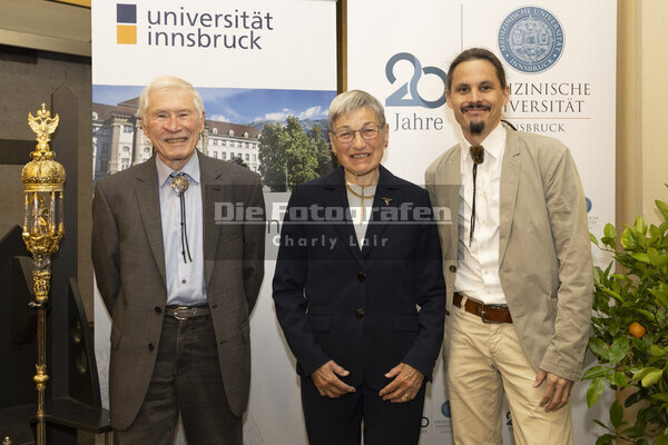 DieFotografen143.jpg DieFotografen143.jpg