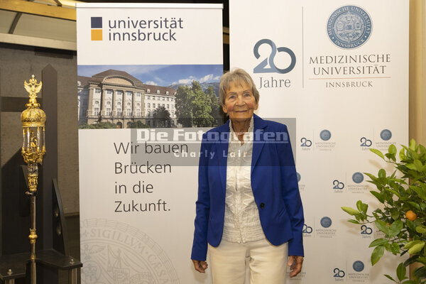 DieFotografen163.jpg DieFotografen163.jpg