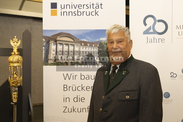 DieFotografen184.jpg DieFotografen184.jpg