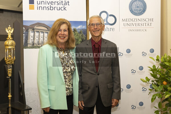 DieFotografen220.jpg DieFotografen220.jpg