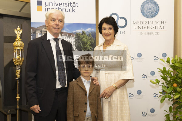 DieFotografen231.jpg DieFotografen231.jpg