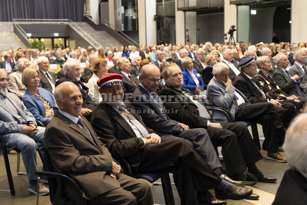 DieFotografen293.jpg DieFotografen293.jpg