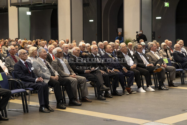 DieFotografen297.jpg DieFotografen297.jpg