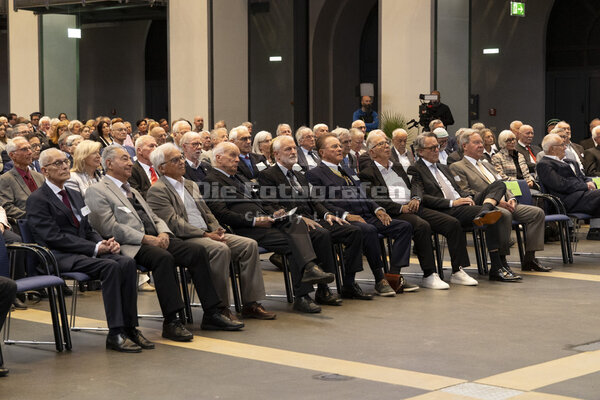 DieFotografen298.jpg DieFotografen298.jpg