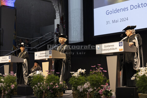 DieFotografen353.jpg DieFotografen353.jpg