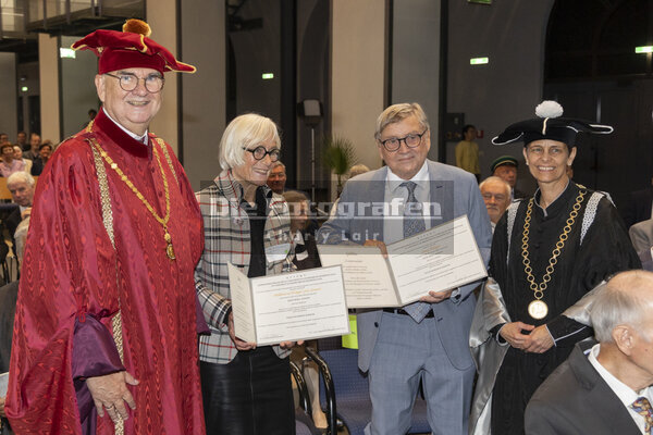 DieFotografen387.jpg DieFotografen387.jpg