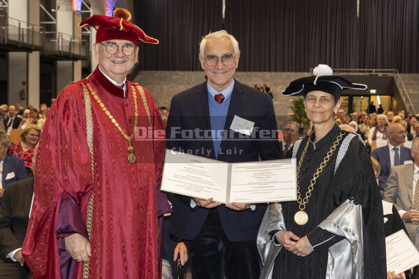 DieFotografen391.jpg DieFotografen391.jpg