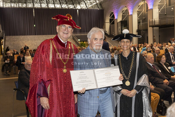DieFotografen407.jpg DieFotografen407.jpg
