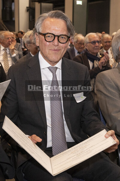 DieFotografen498.jpg DieFotografen498.jpg