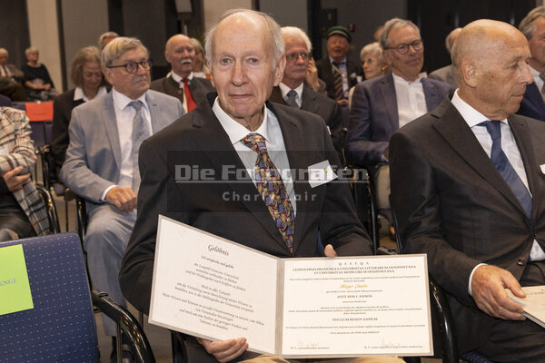 DieFotografen503.jpg DieFotografen503.jpg