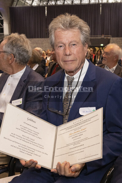 DieFotografen526.jpg DieFotografen526.jpg