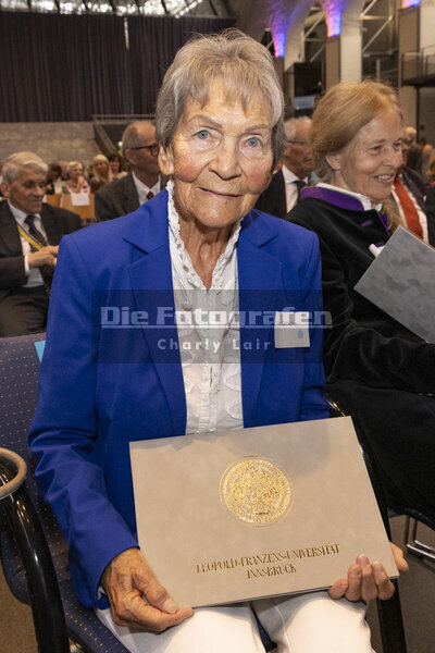 DieFotografen589.jpg DieFotografen589.jpg