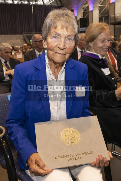 DieFotografen590.jpg DieFotografen590.jpg