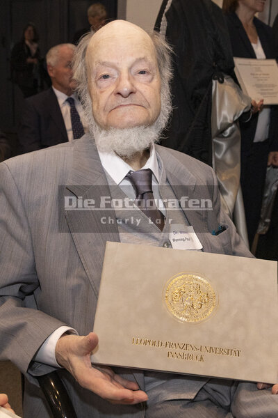 DieFotografen630.jpg DieFotografen630.jpg