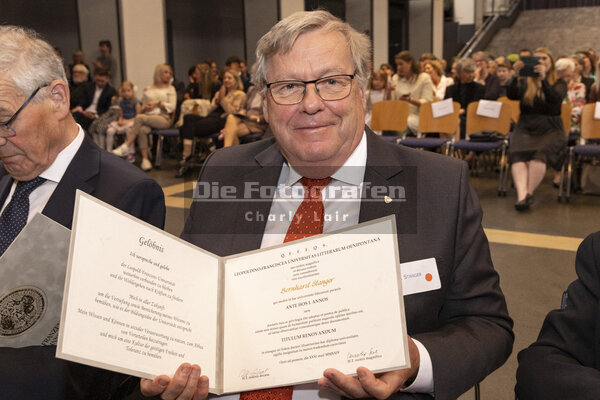 DieFotografen670.jpg DieFotografen670.jpg