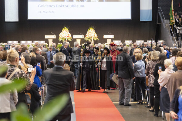 DieFotografen714.jpg DieFotografen714.jpg