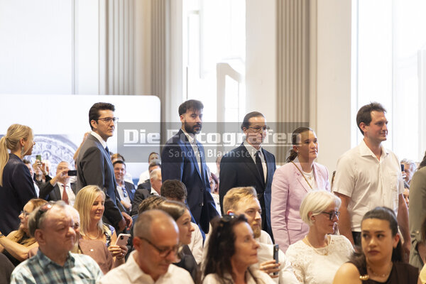 DieFotografen1680.jpg DieFotografen1680.jpg