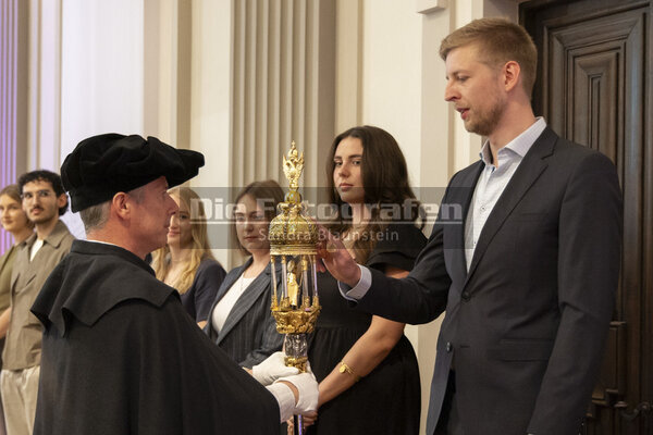 DieFotografen1080.jpg DieFotografen1080.jpg
