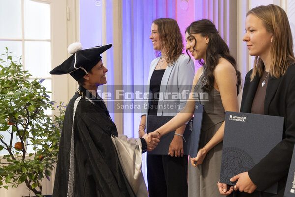 DieFotografen1165.jpg DieFotografen1165.jpg