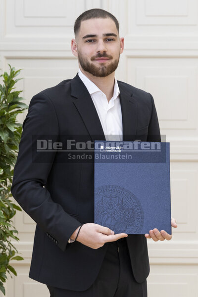 DieFotografen1350.jpg DieFotografen1350.jpg