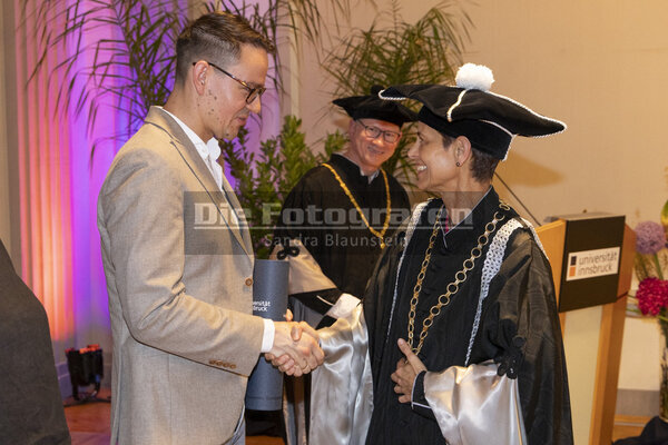 DieFotografen_1733.jpg DieFotografen_1733.jpg