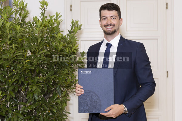 DieFotografen_1874.jpg DieFotografen_1874.jpg