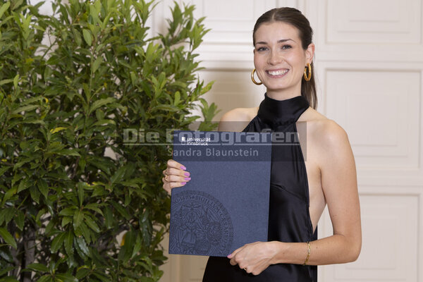 DieFotografen_1895.jpg DieFotografen_1895.jpg