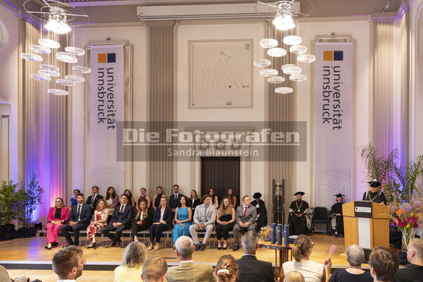 DieFotografen_1921.jpg DieFotografen_1921.jpg