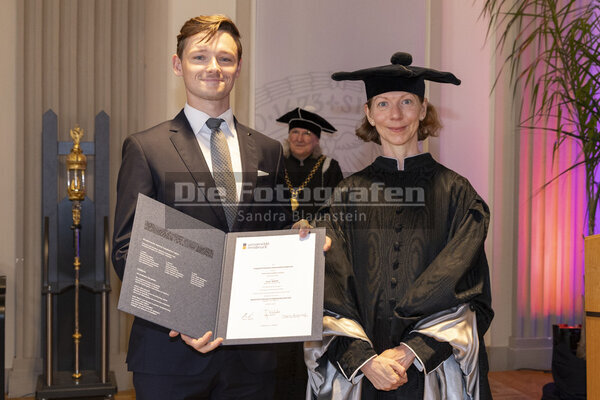 DieFotografen_1986.jpg DieFotografen_1986.jpg