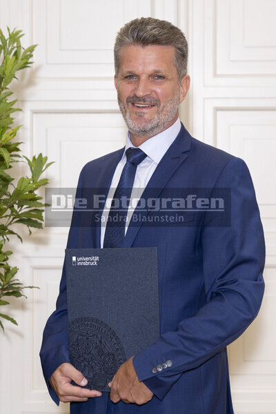 DieFotografen_2048.jpg DieFotografen_2048.jpg